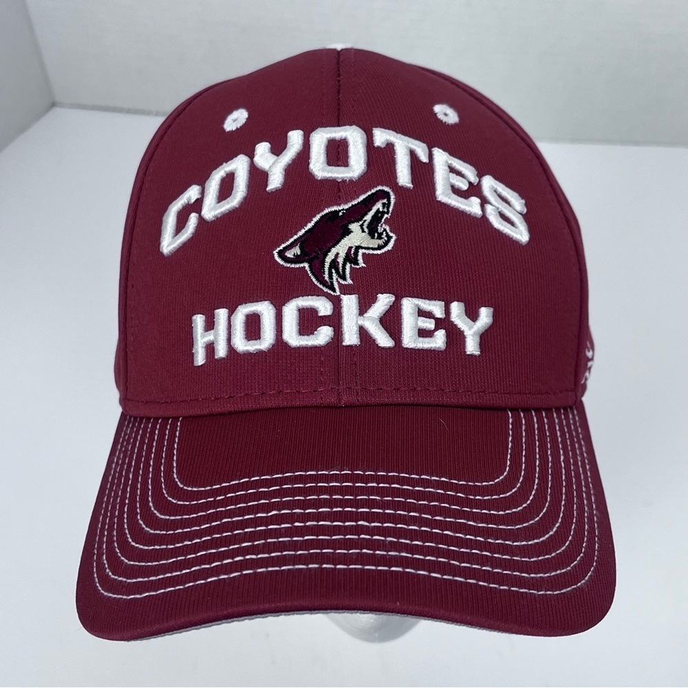 Reebok Center Ice Arizona Coyotes Hat Size S/M; Sports, Hockey, NHL, Collectible